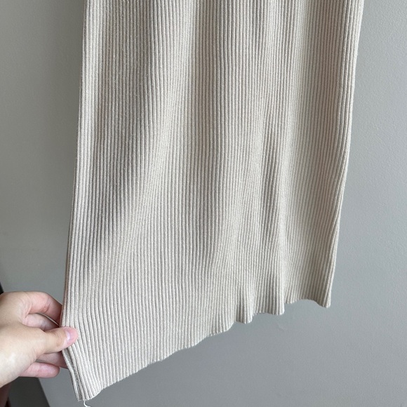 Almost Famous Ribbed Bodycon Long Sleeve Button Down V-Neck Midi Dress, Medium - Picture 13 of 13